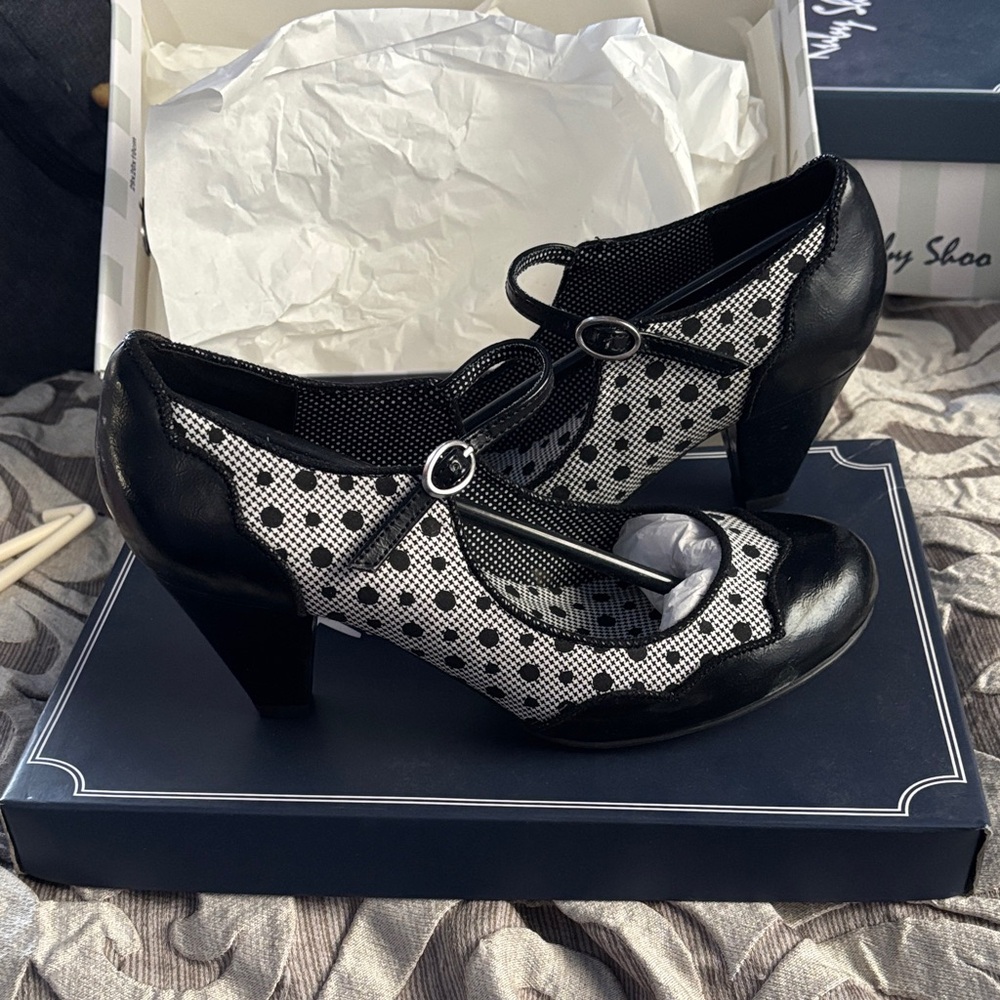Elegant Black and White Women's Heels